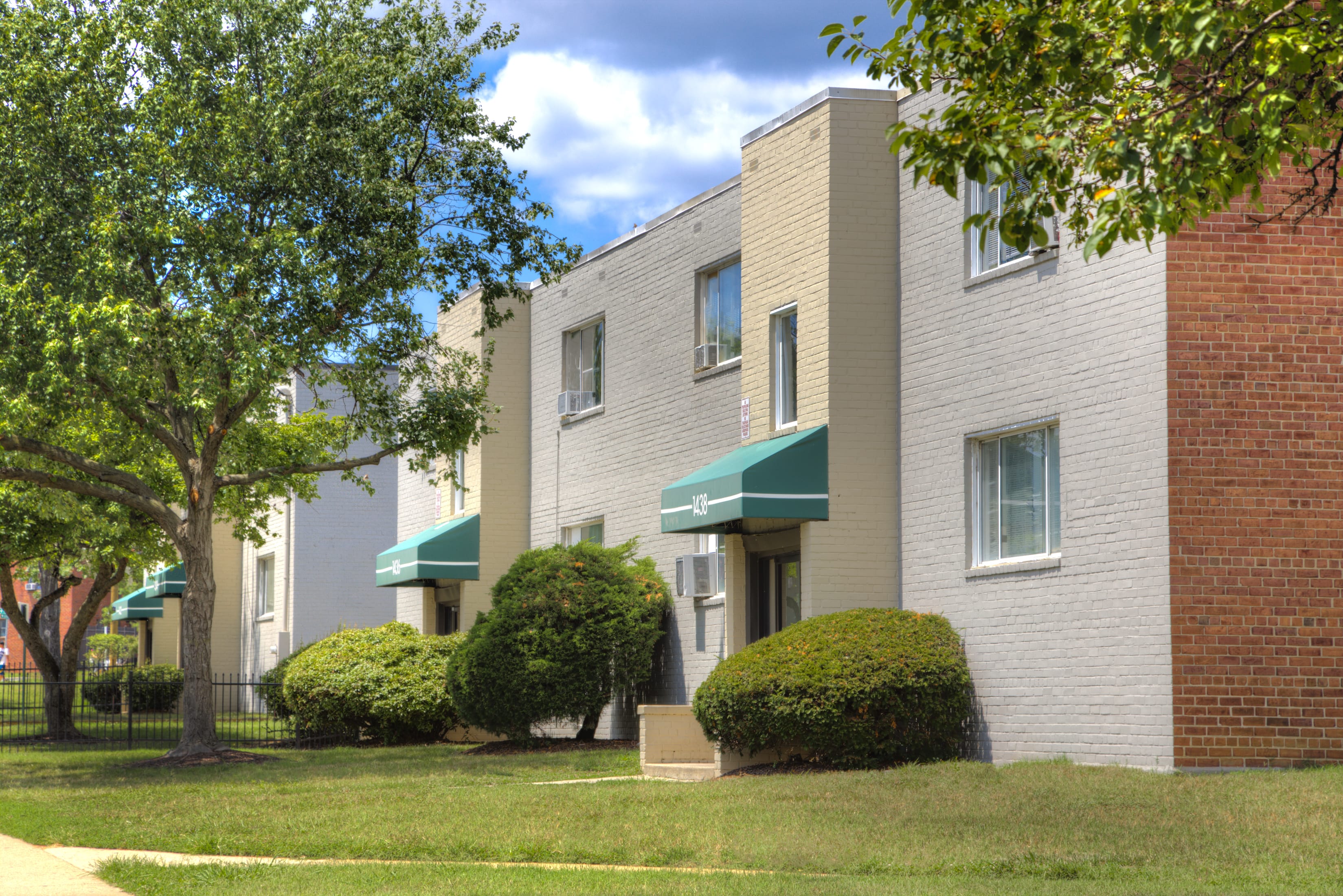 Floor Plans of Bedford and Victoria Station Apartments in Hyattsville, MD